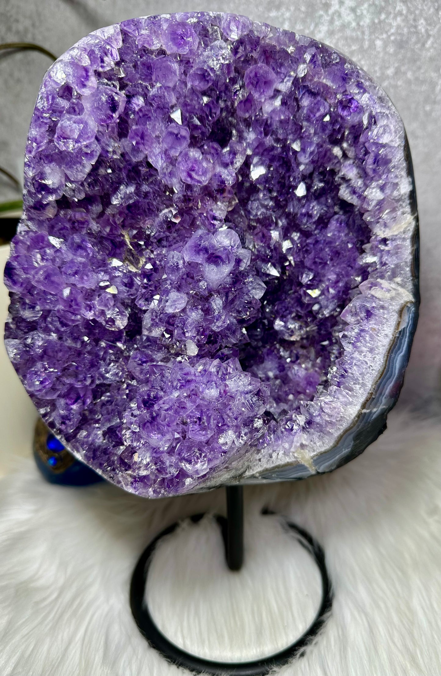 Amethystdruse auf Ständer