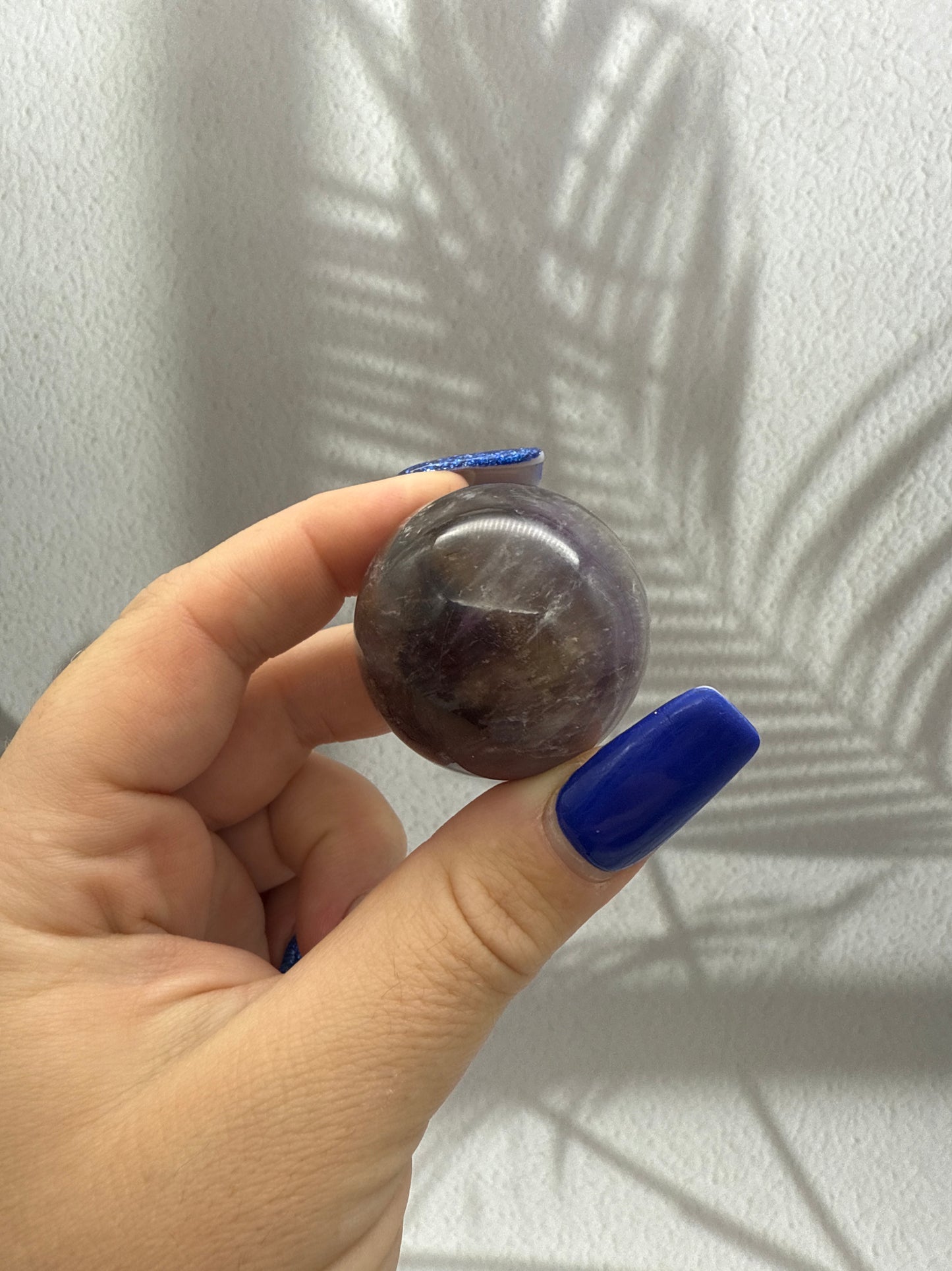 Amethyst Kugel - dunkellila