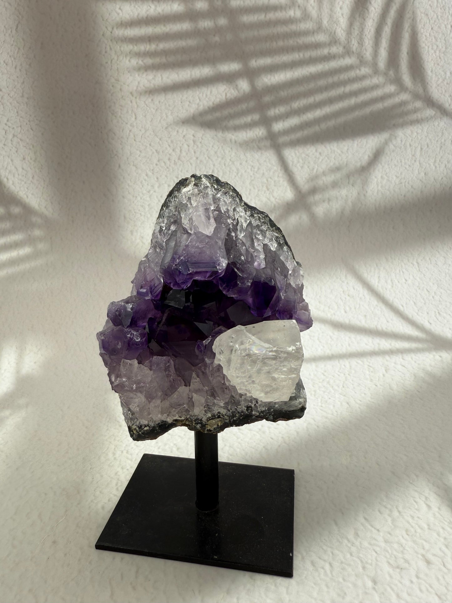 Amethyst mit Calcit