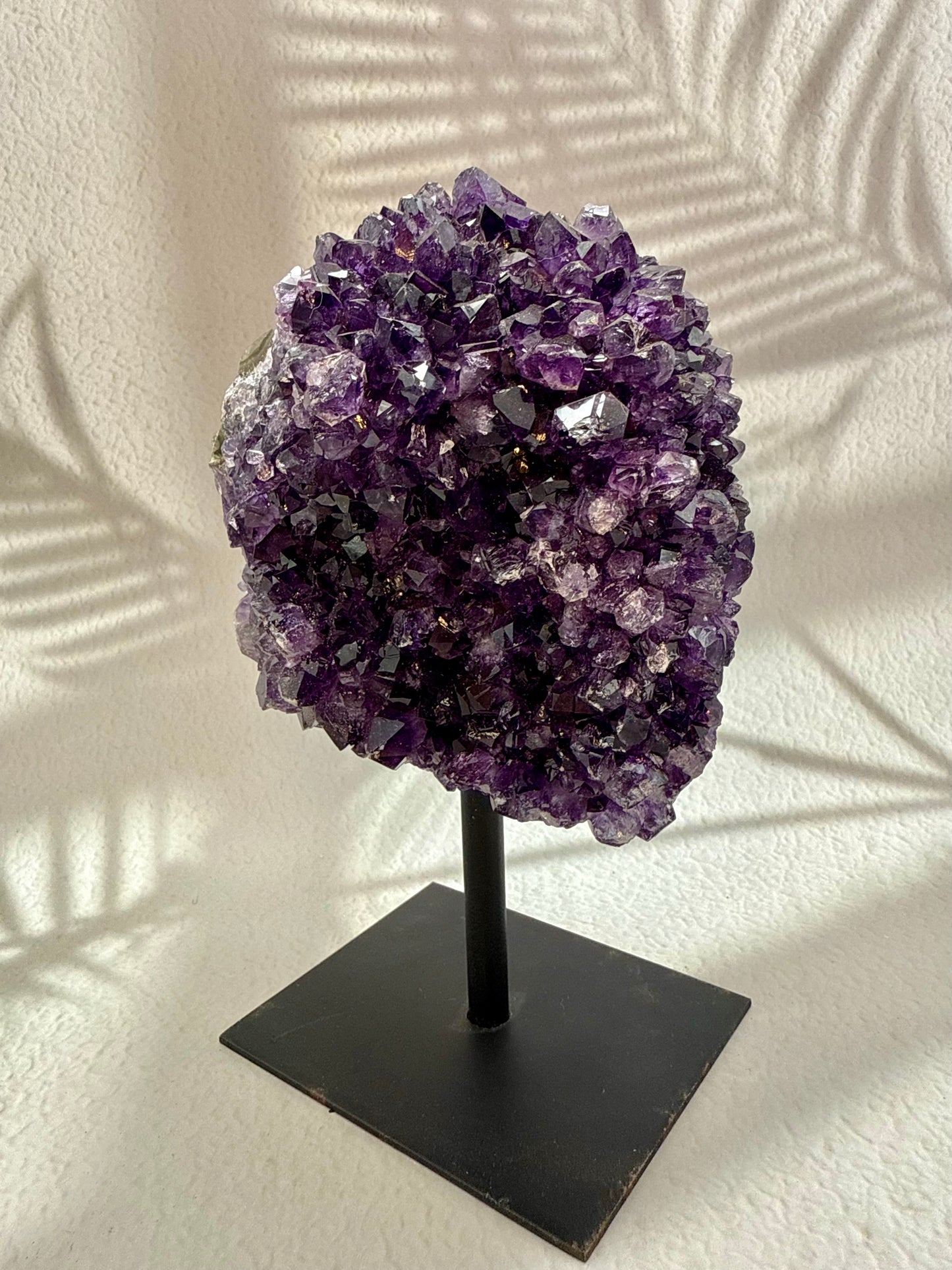 Amethyst auf Ständer VI