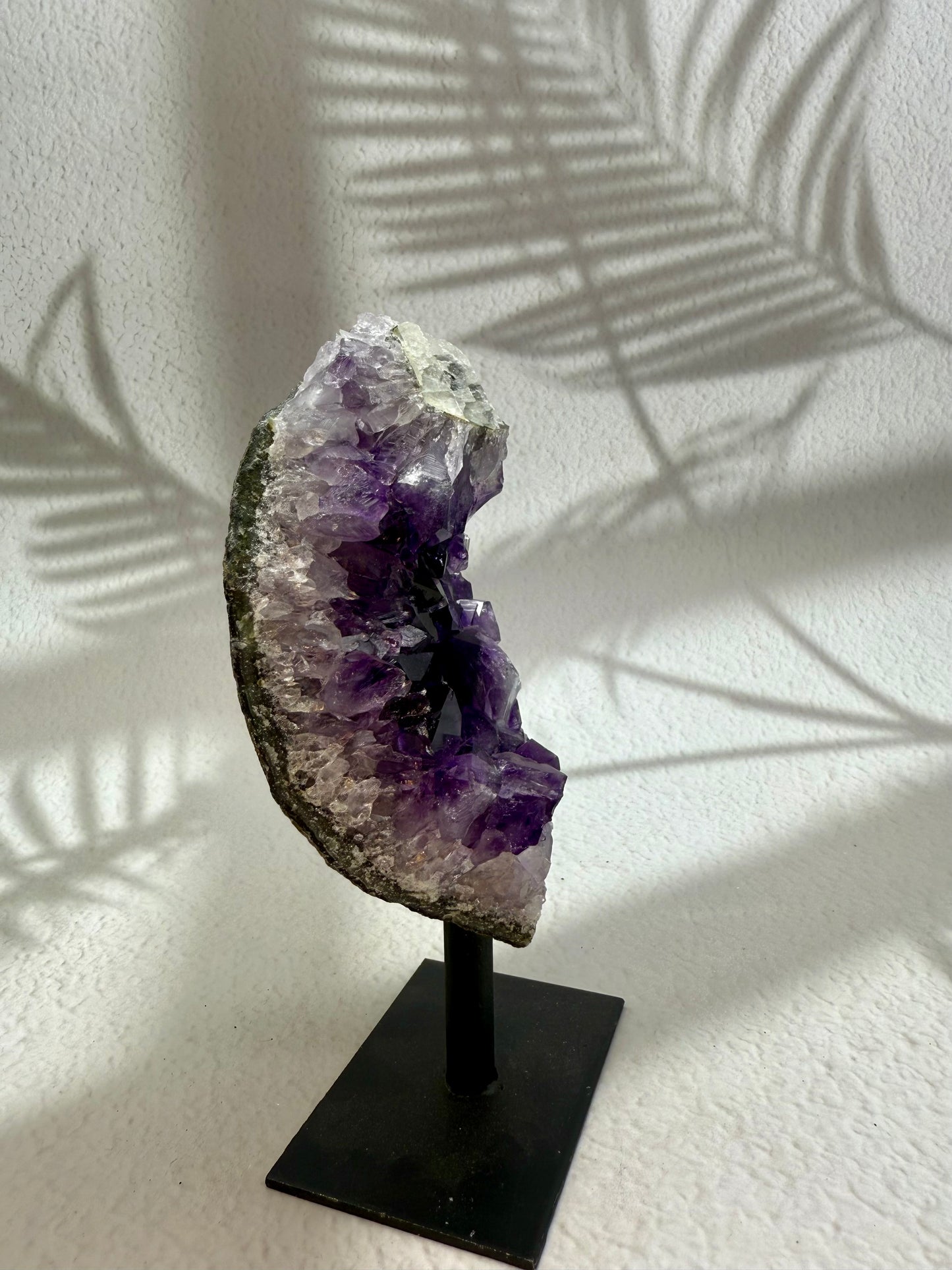Amethyst Druse auf Ständer - II