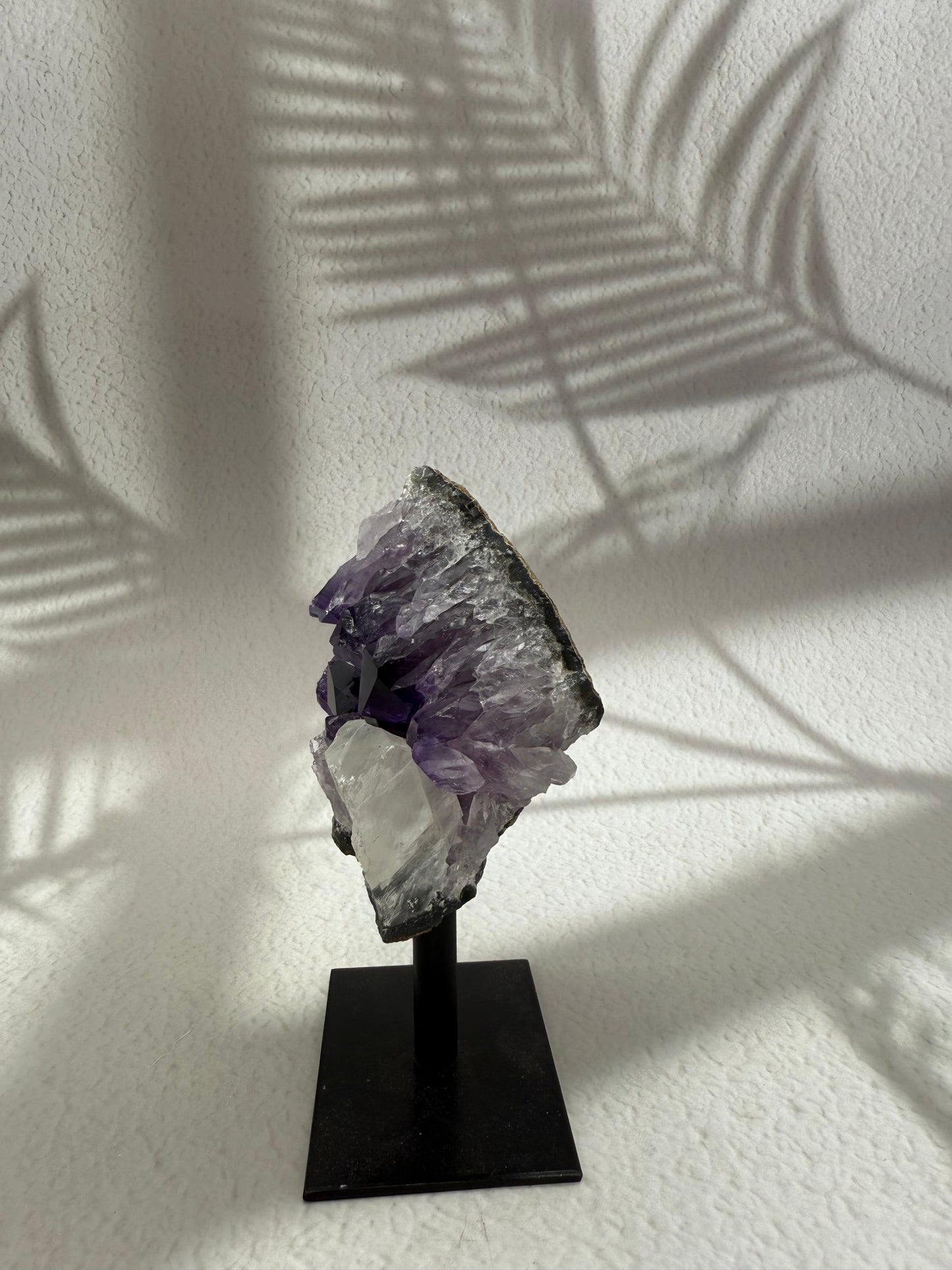Amethyst mit Calcit