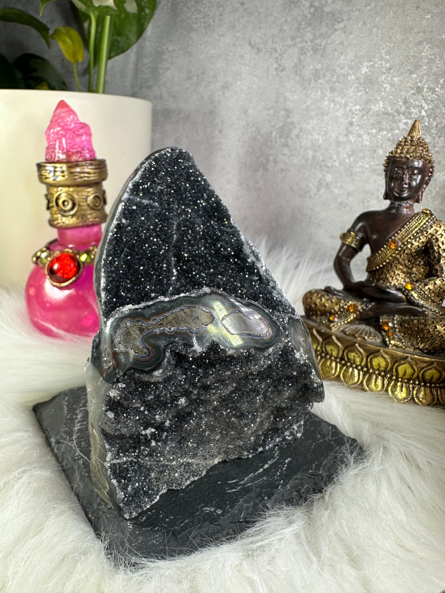 Dunkelgraue Amethyst Druse