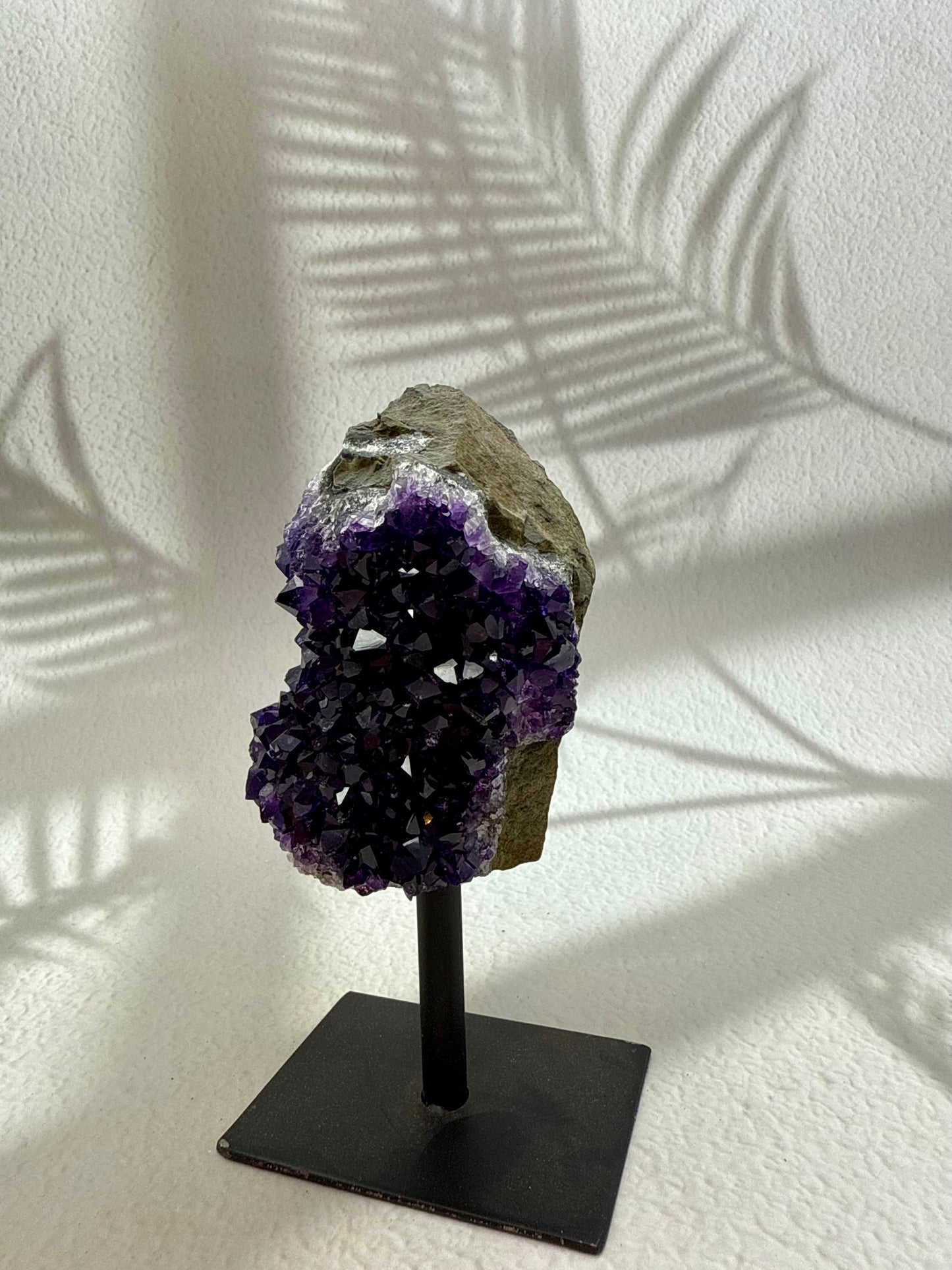Amethyst Druse auf Ständer - IV