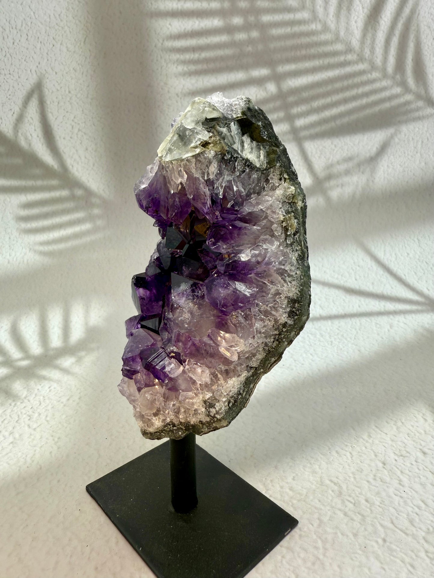 Amethyst Druse auf Ständer - II