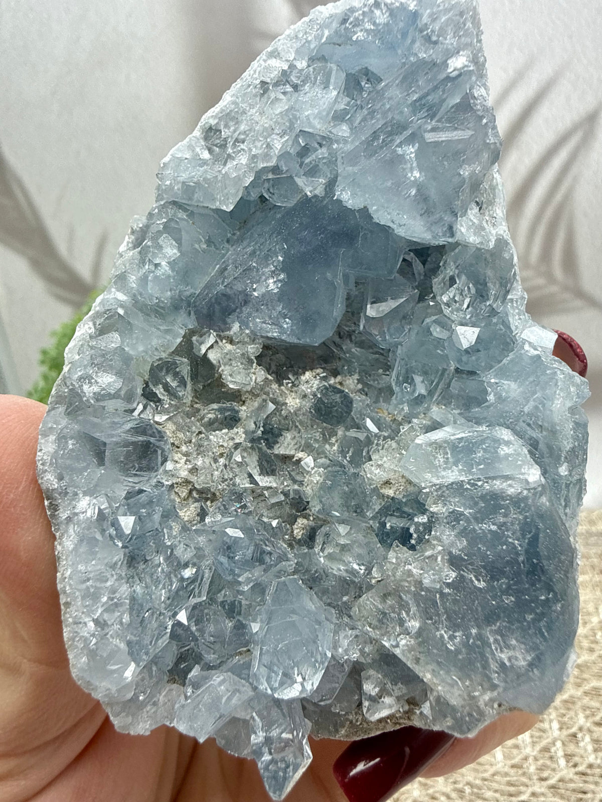 Coelestin Cluster mit Calcit