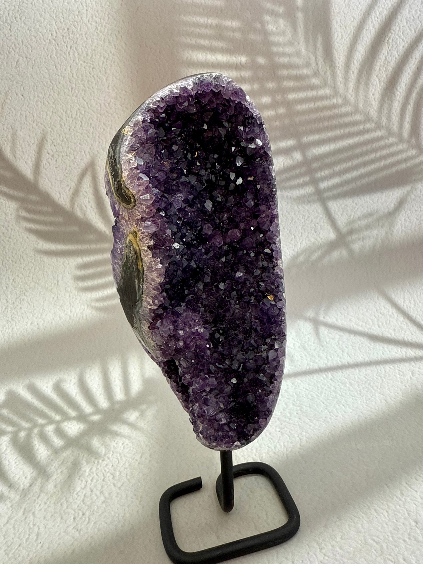 Amethyst auf Ständer III