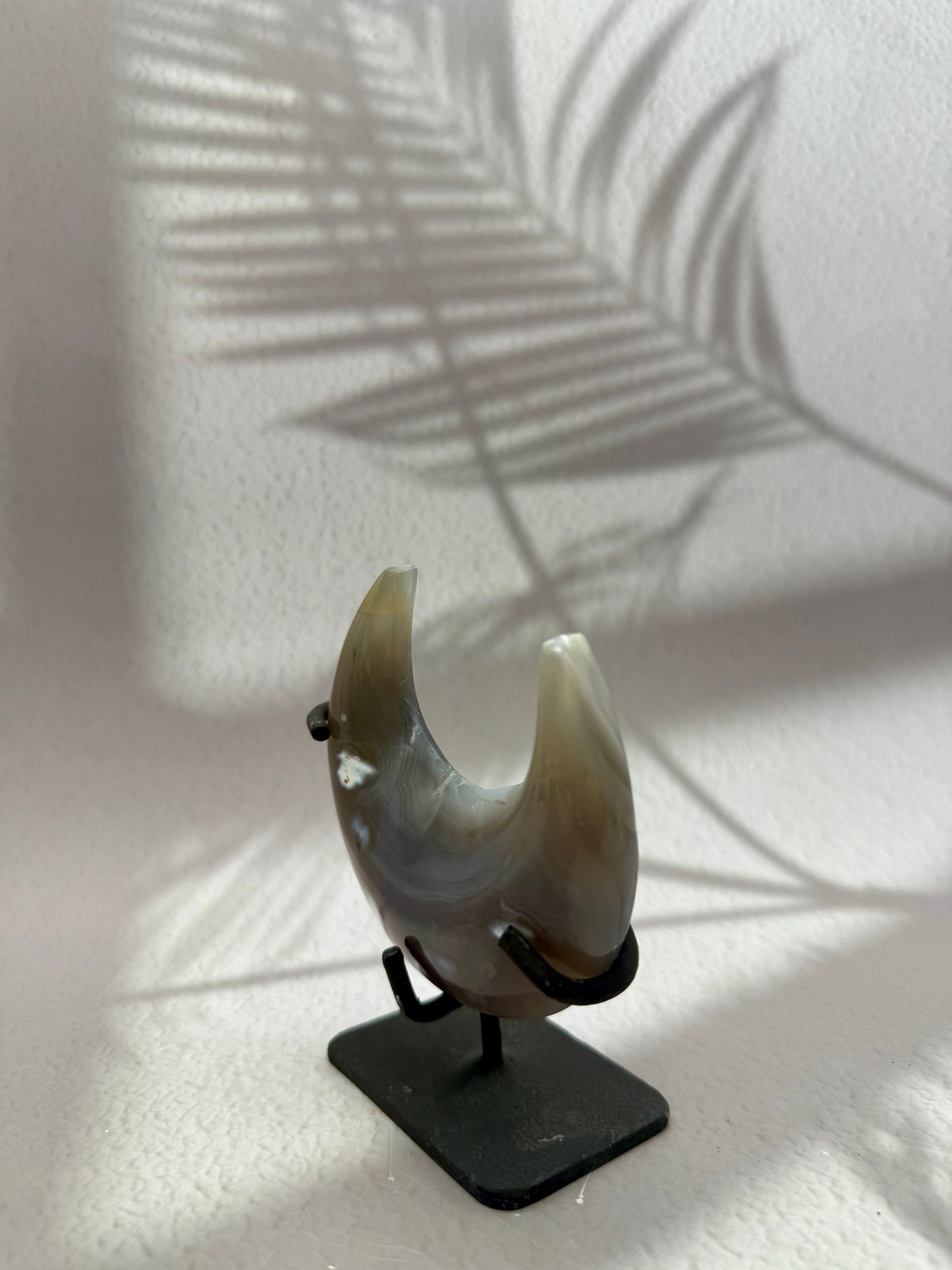 Orca-Achat Mond auf Ständer