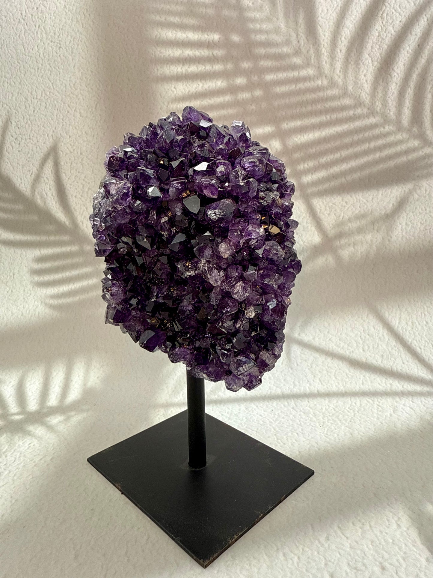 Amethyst auf Ständer VI