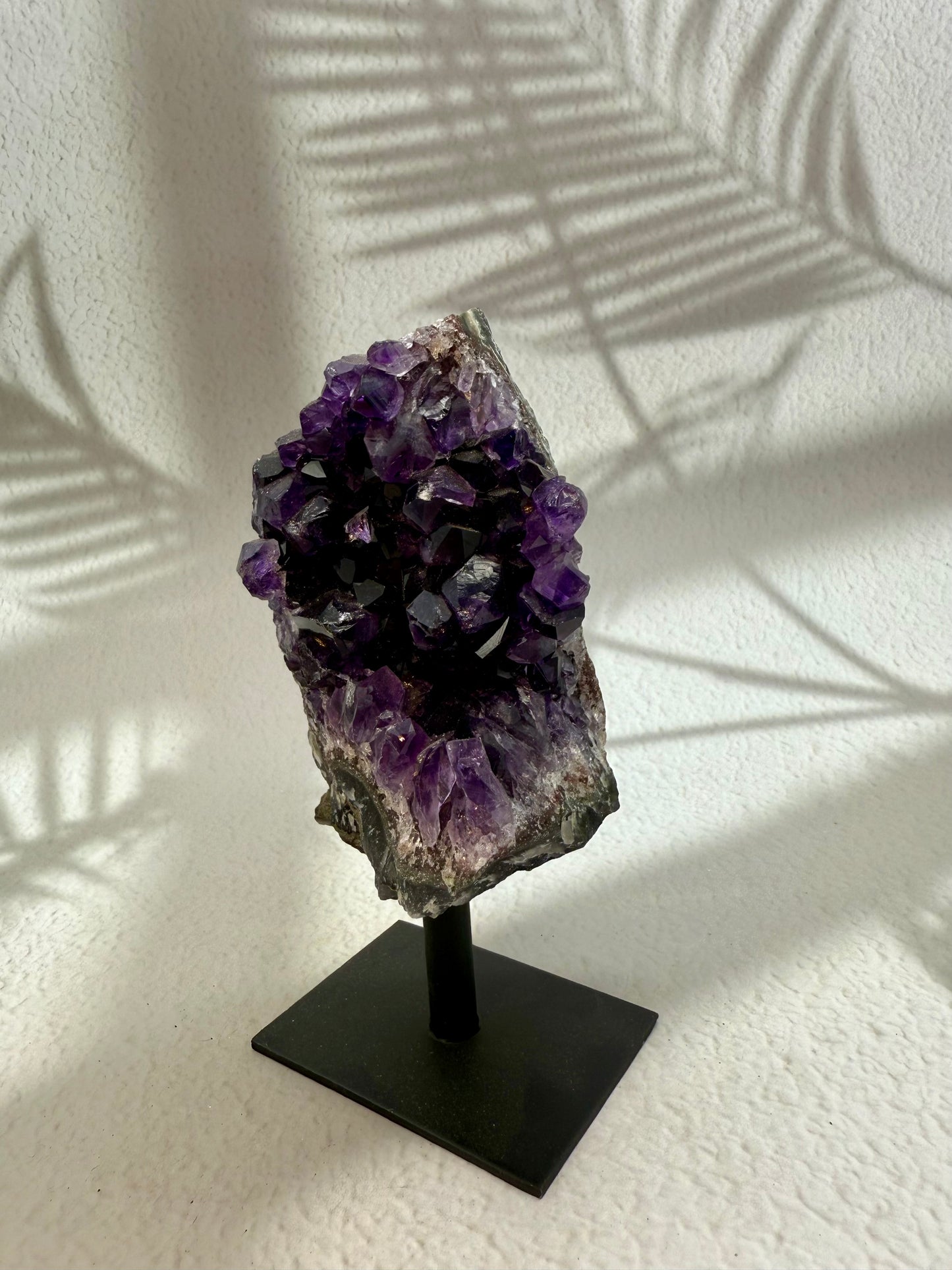 Amethyst Druse auf Ständer - III