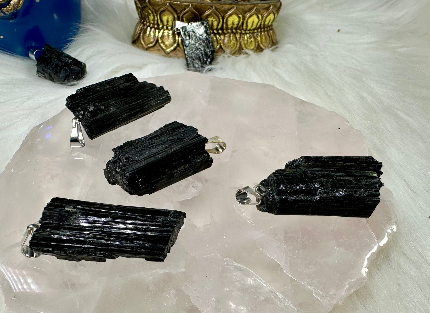 Schwarzer Turmalin Anhänger roh