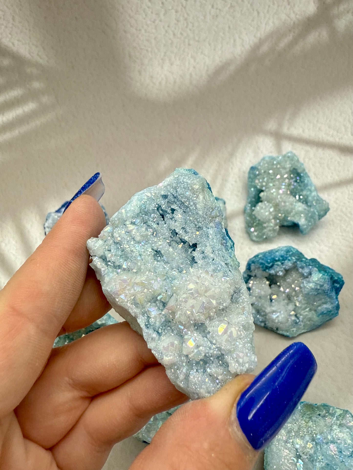 Quarz Geoden - blau gefärbt - Mystery