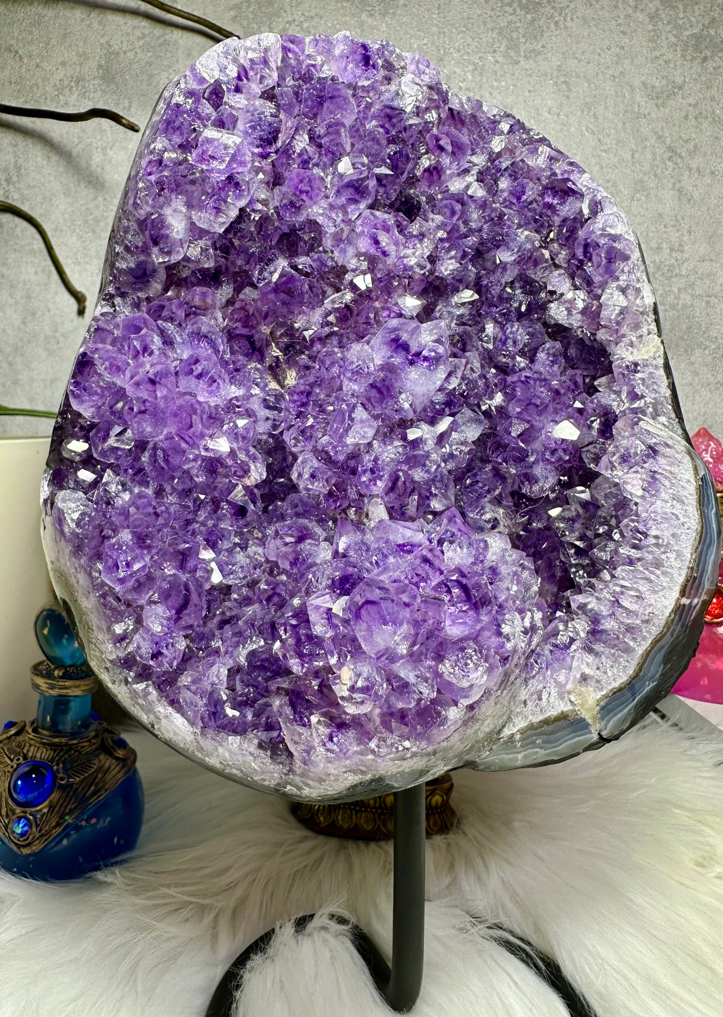 Amethystdruse auf Ständer