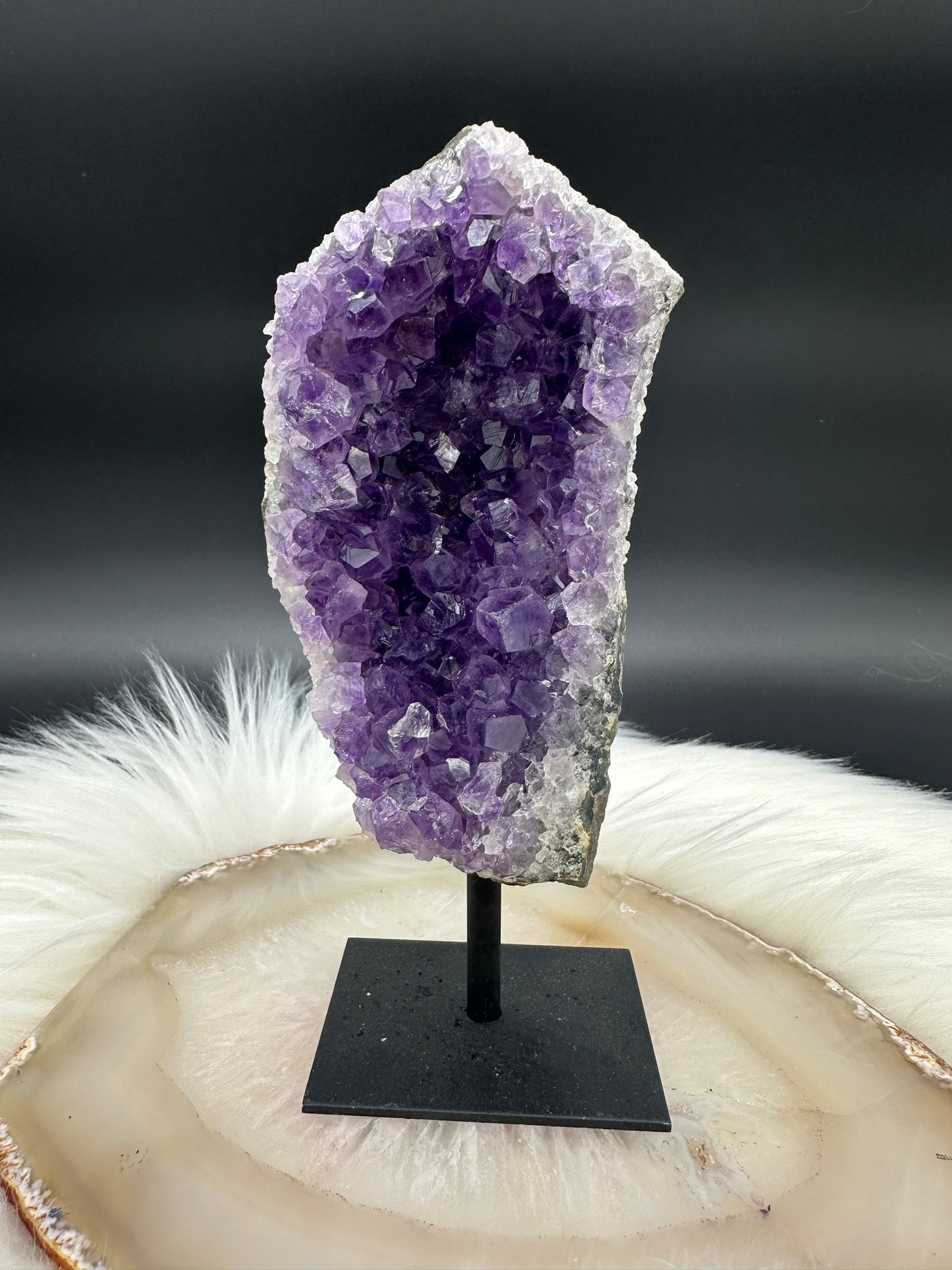 Amethyst auf Ständer