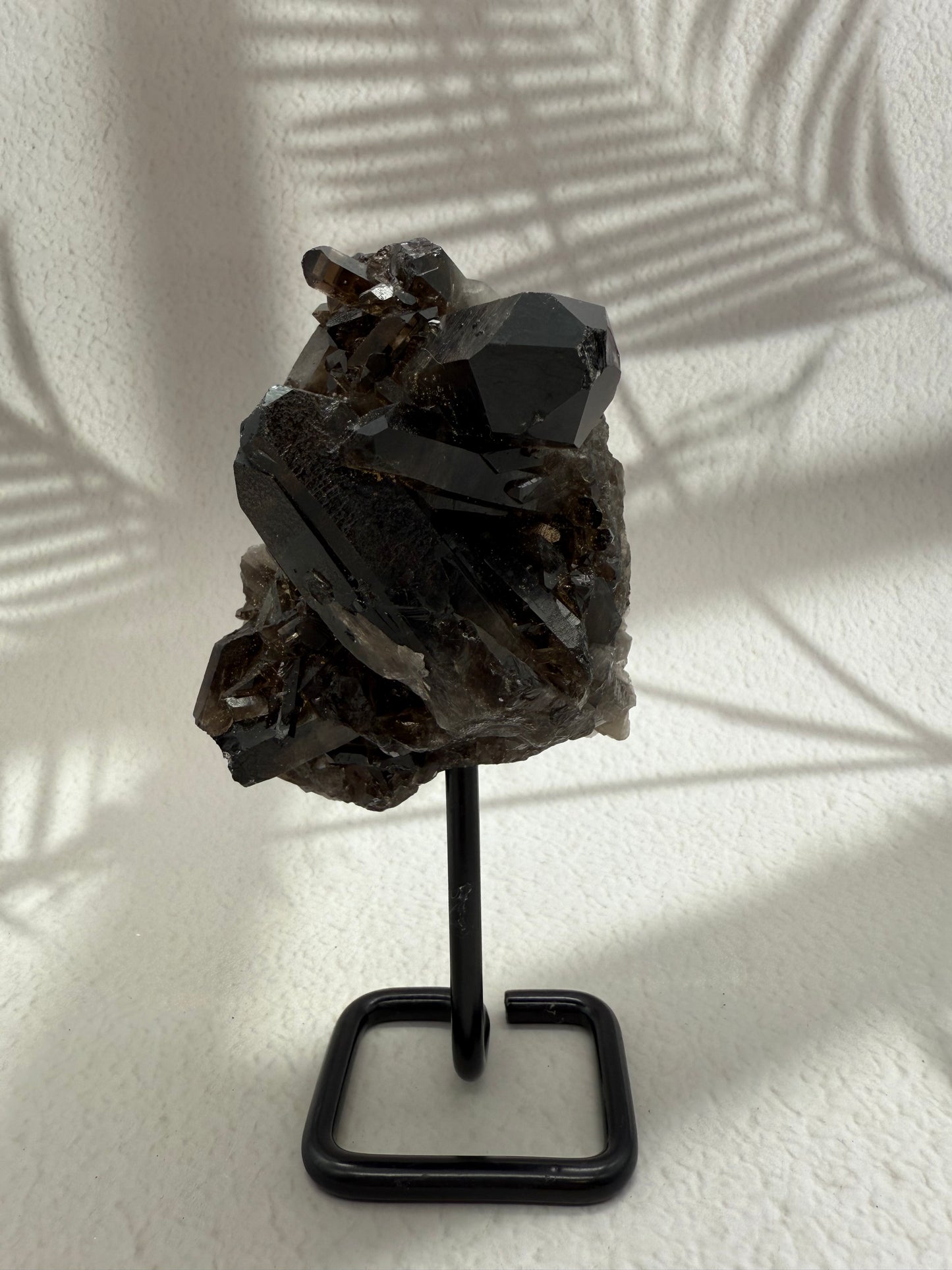 Rauchquarz auf Ständer IV