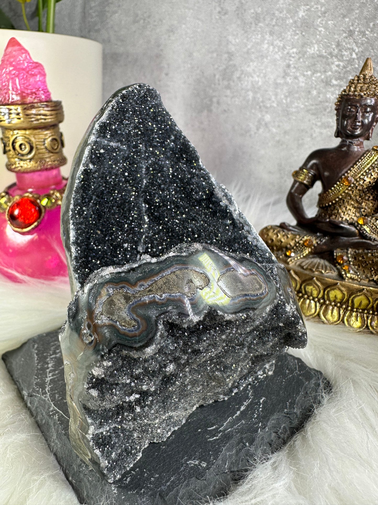 Dunkelgraue Amethyst Druse