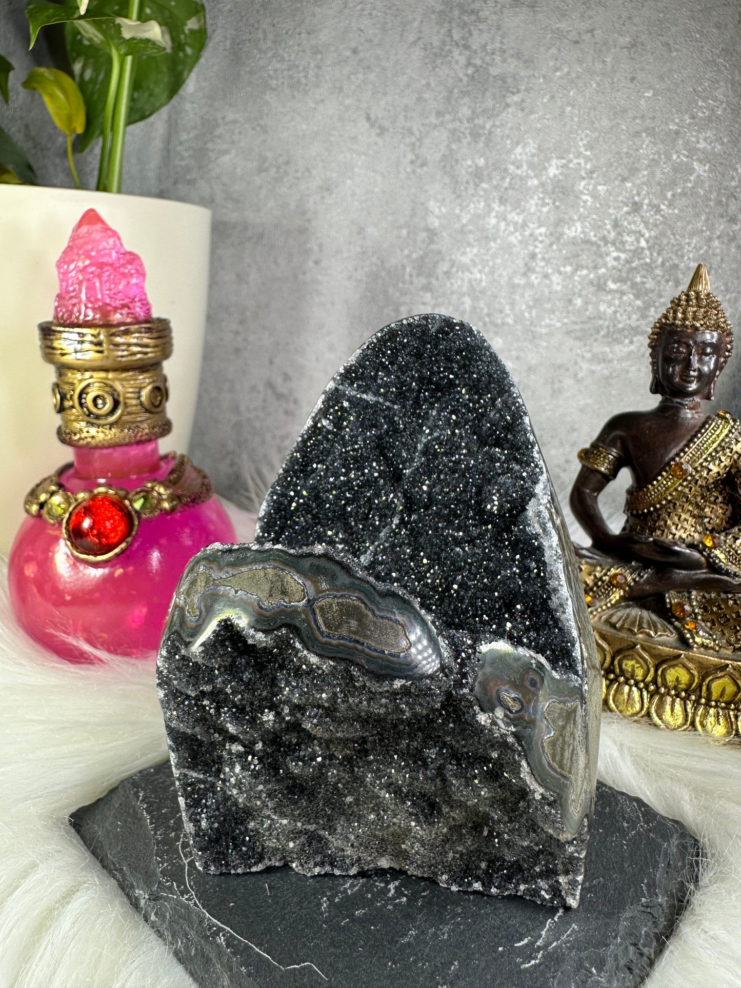 Dunkelgraue Amethyst Druse
