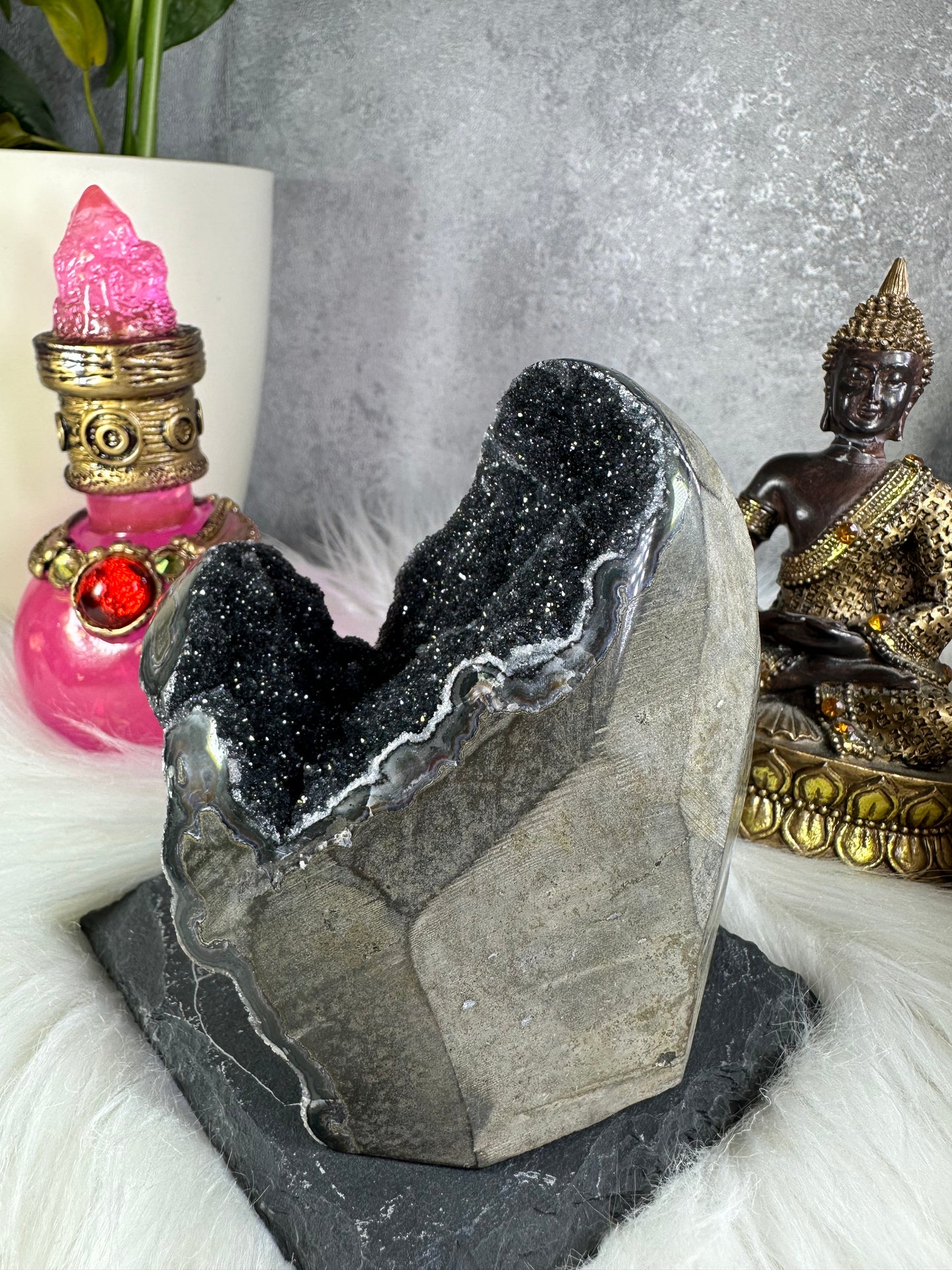 Dunkelgraue Amethyst Druse