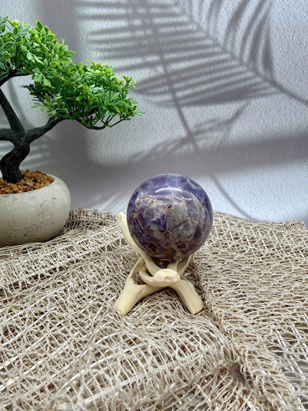 Chevron Amethyst Kugel - III