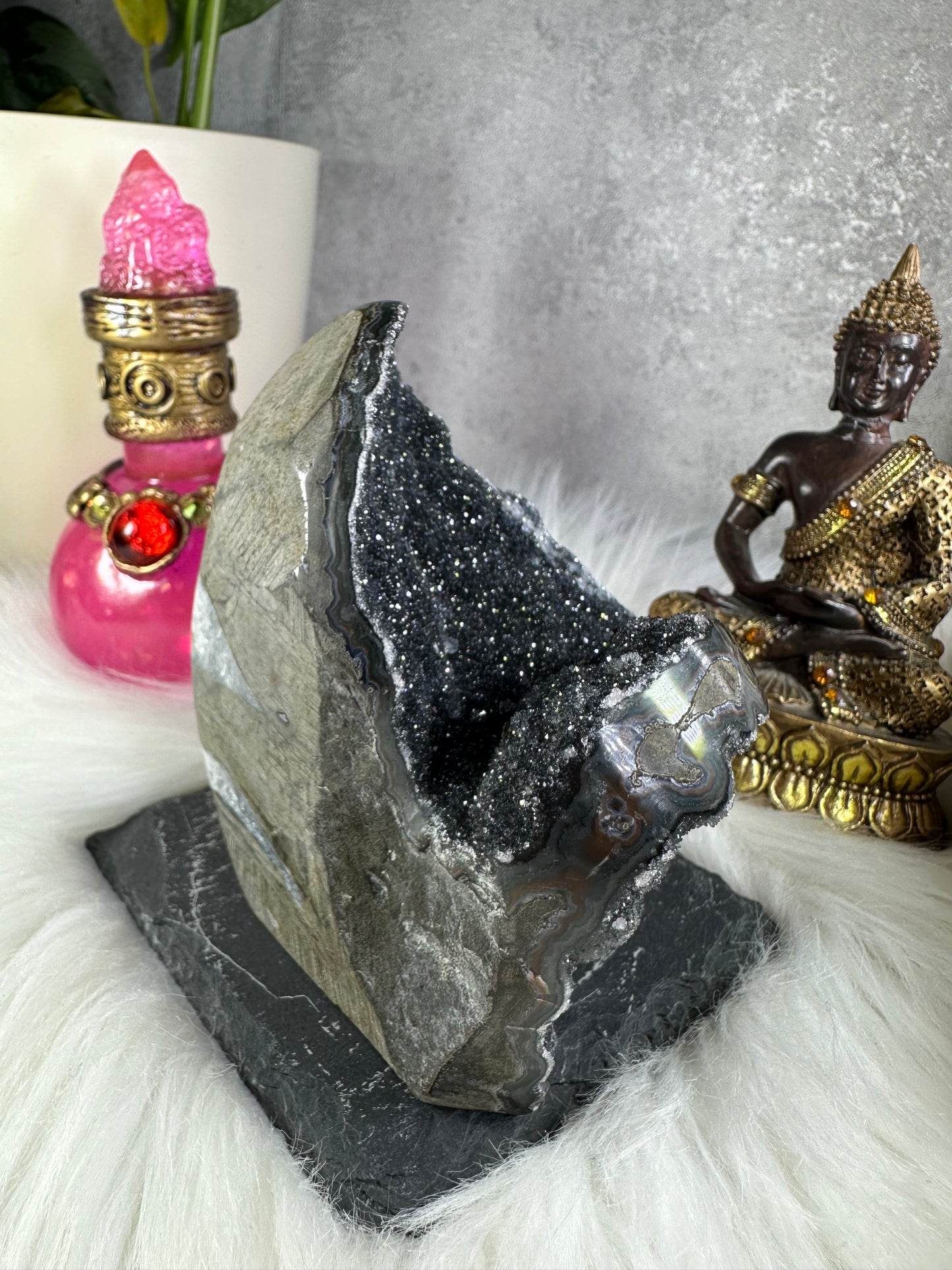 Dunkelgraue Amethyst Druse