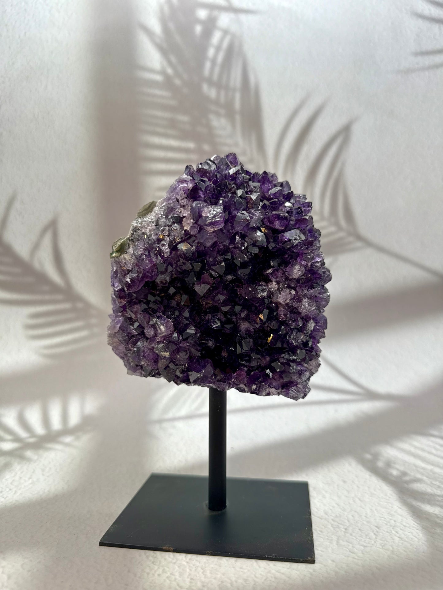 Amethyst auf Ständer VI