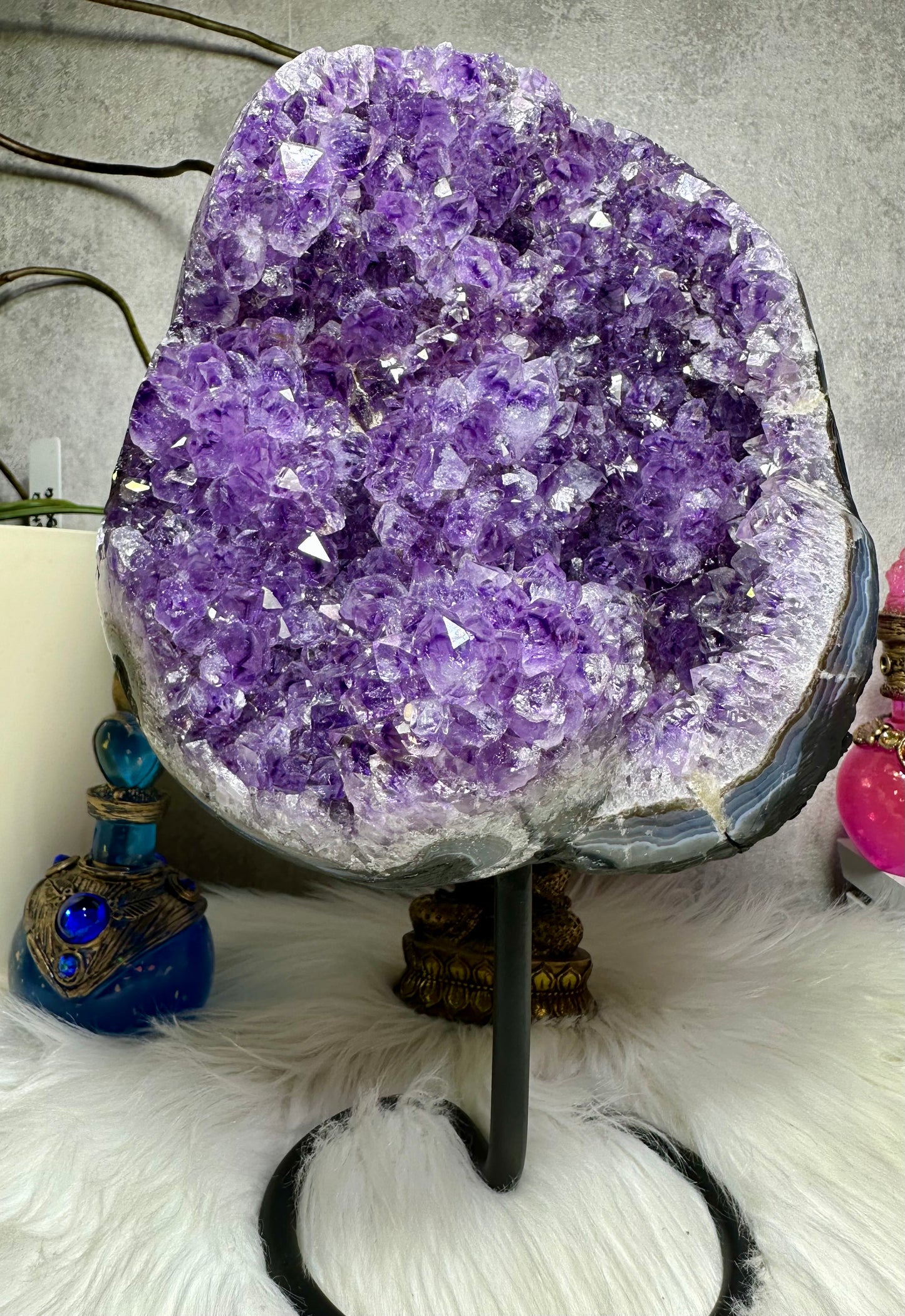 Amethystdruse auf Ständer