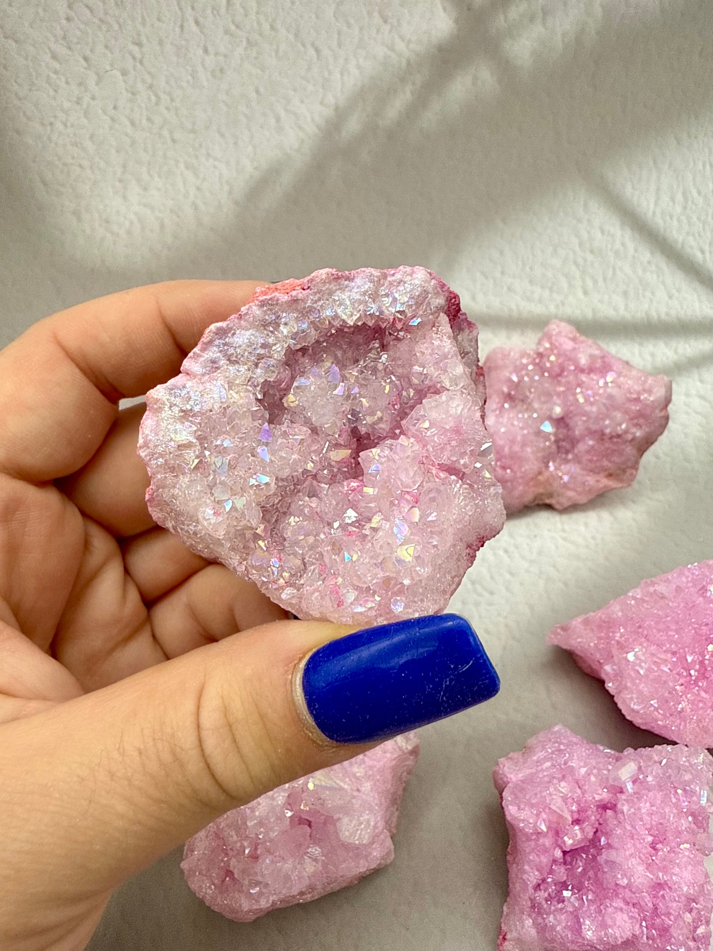 Quarz Geoden - rosa gefärbt - Mystery