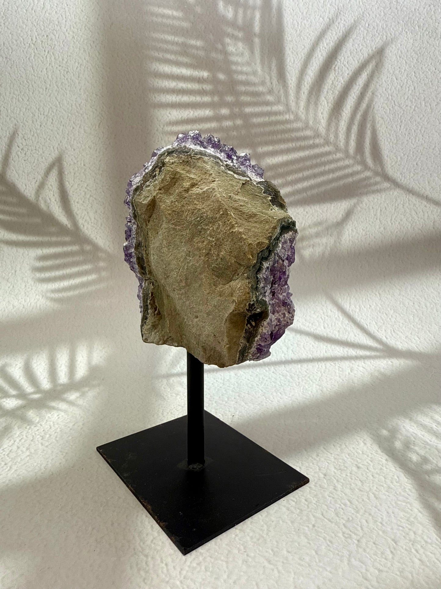 Amethyst auf Ständer VI
