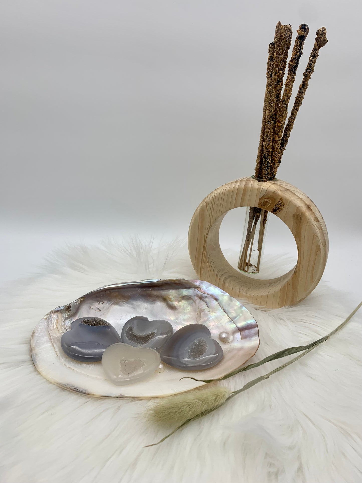Herzförmiger Achat mit Druse