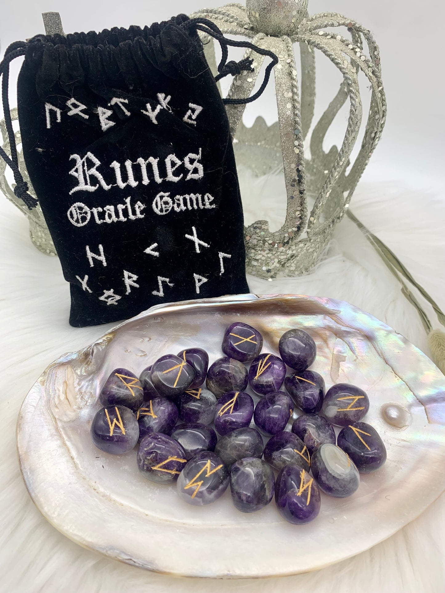 Runen Orakelset Amethyst in Samtbeutel