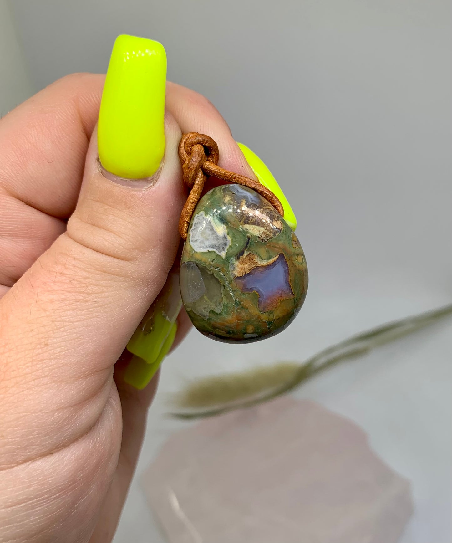 Rhyolith Anhänger gebohrt