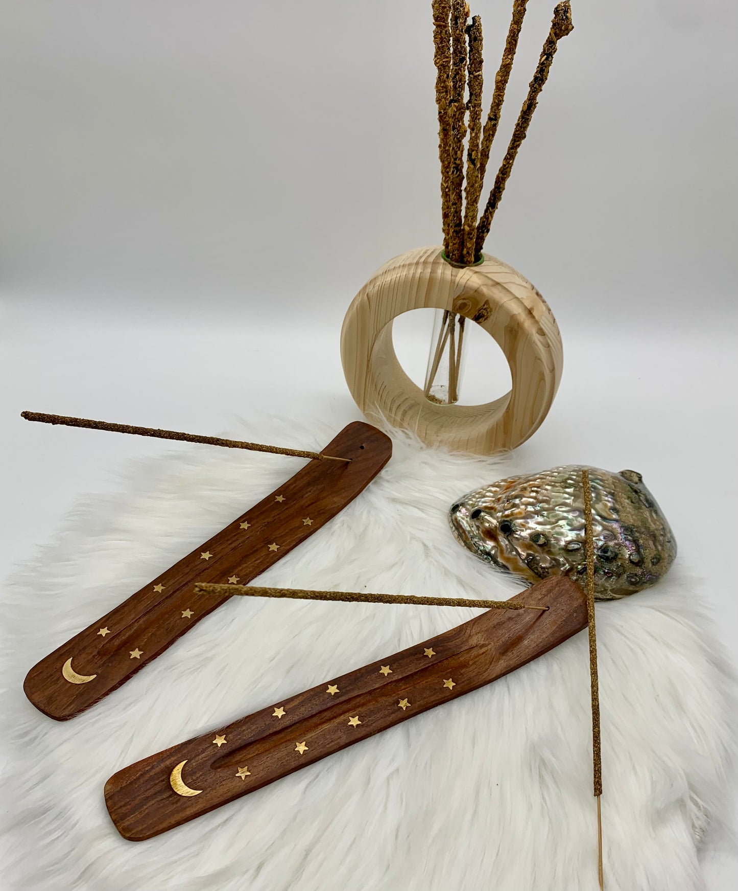 Räucherstäbchenhalter aus Holz verziert mit Sternen & einem Mond