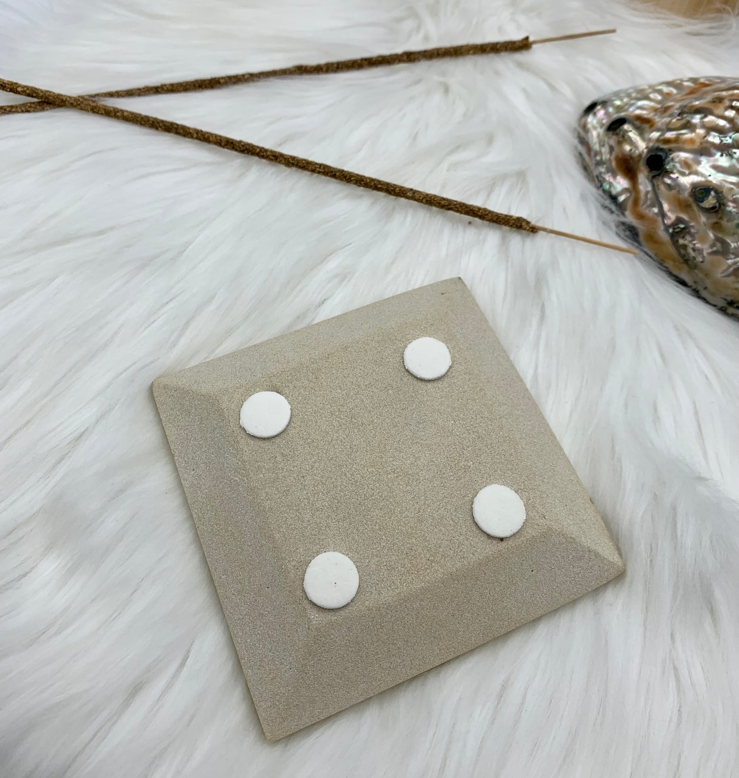 Räucherstäbchenhalter aus Sandstein 7 Chakren