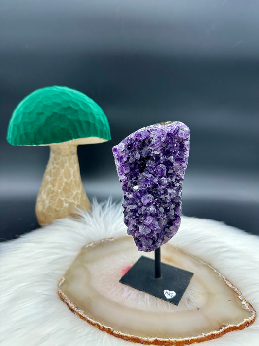 Amethyst auf Ständer IV