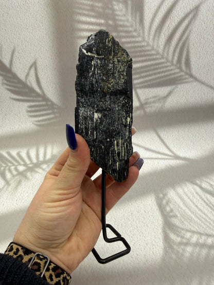 Schwarzer Turmalin X