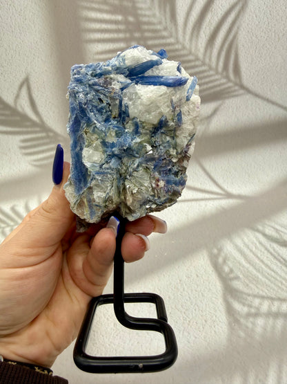 Blauer Kyanit IV