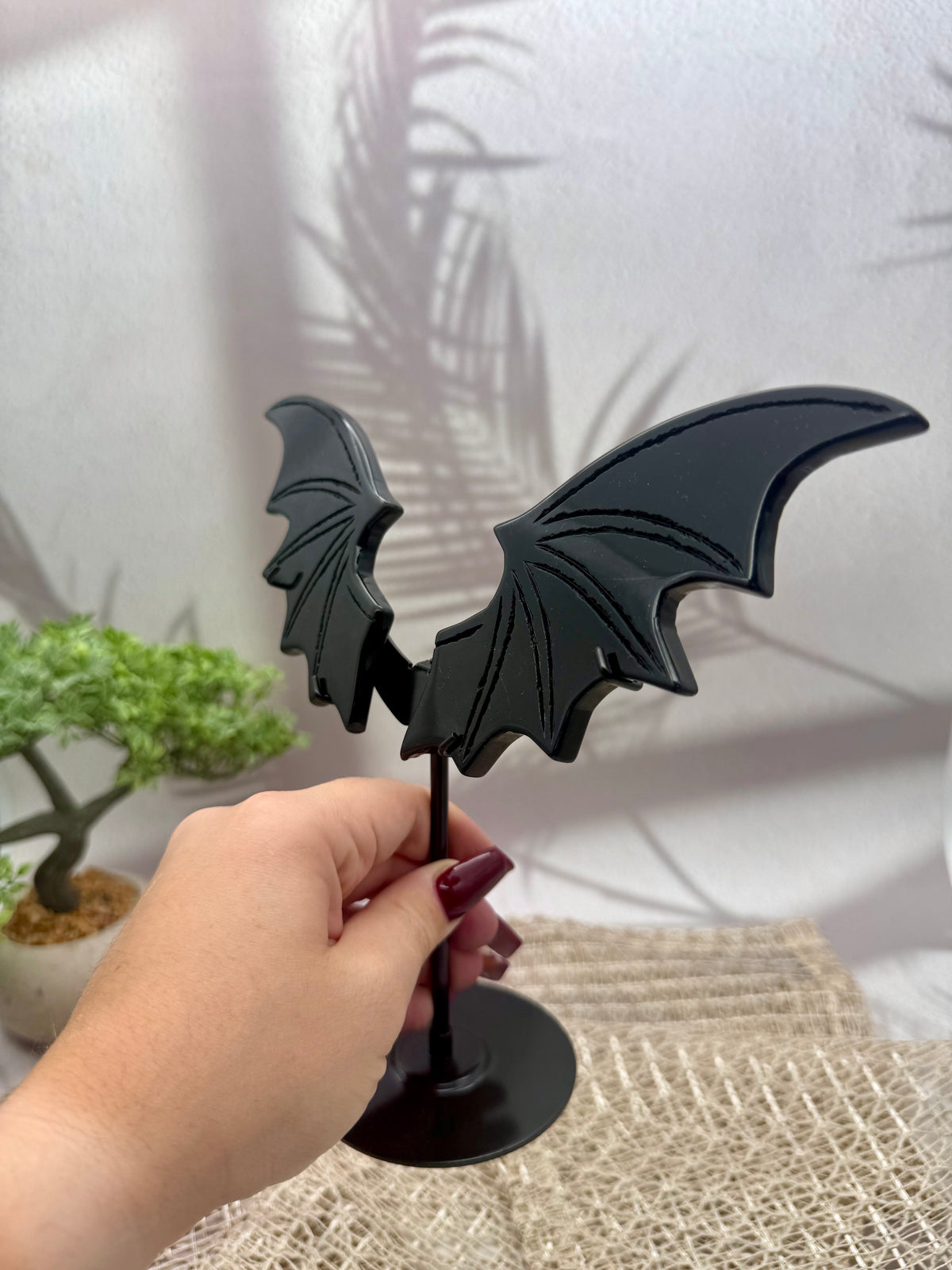 Obsidian Fledermaus Flügel auf Ständer