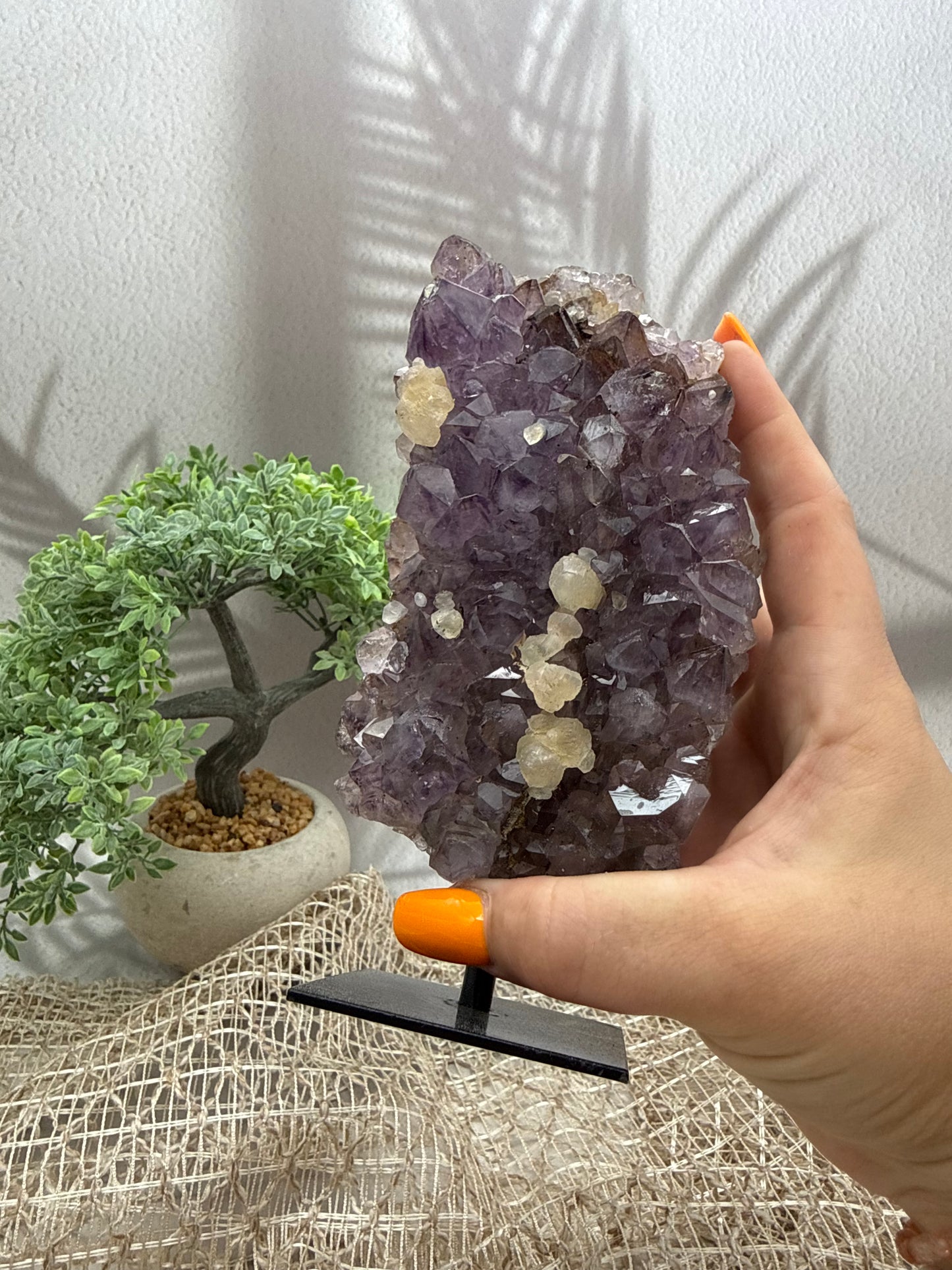 Amethyst mit Calcit - II