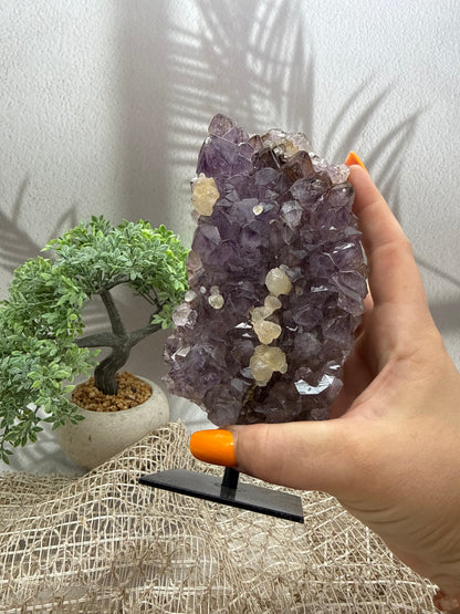 Amethyst mit Calcit - II