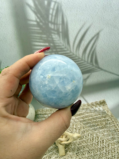 Blaue Calcit Kugel - Mittel