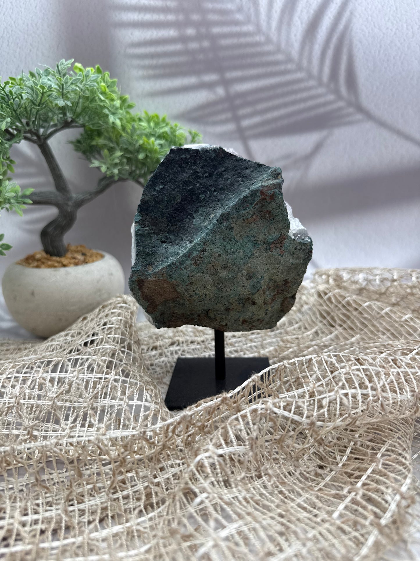 Amethyst mit Calcit - III