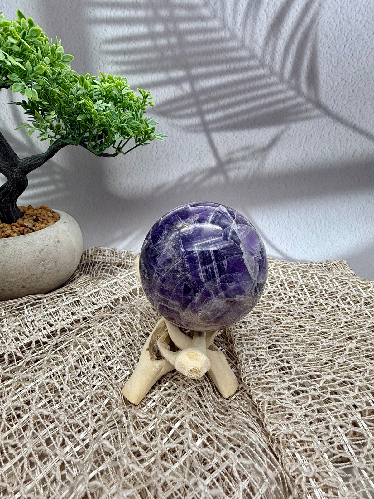 Chevron Amethyst Kugel - II