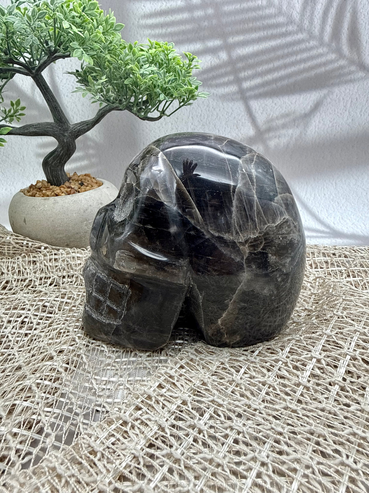 Schwarzer Mondstein Schädel - II