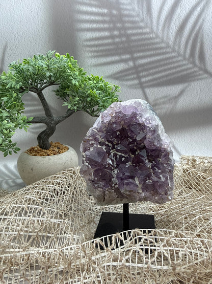 Amethyst mit Calcit - III