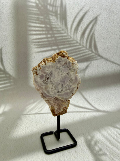 Pink Amethyst auf Ständer