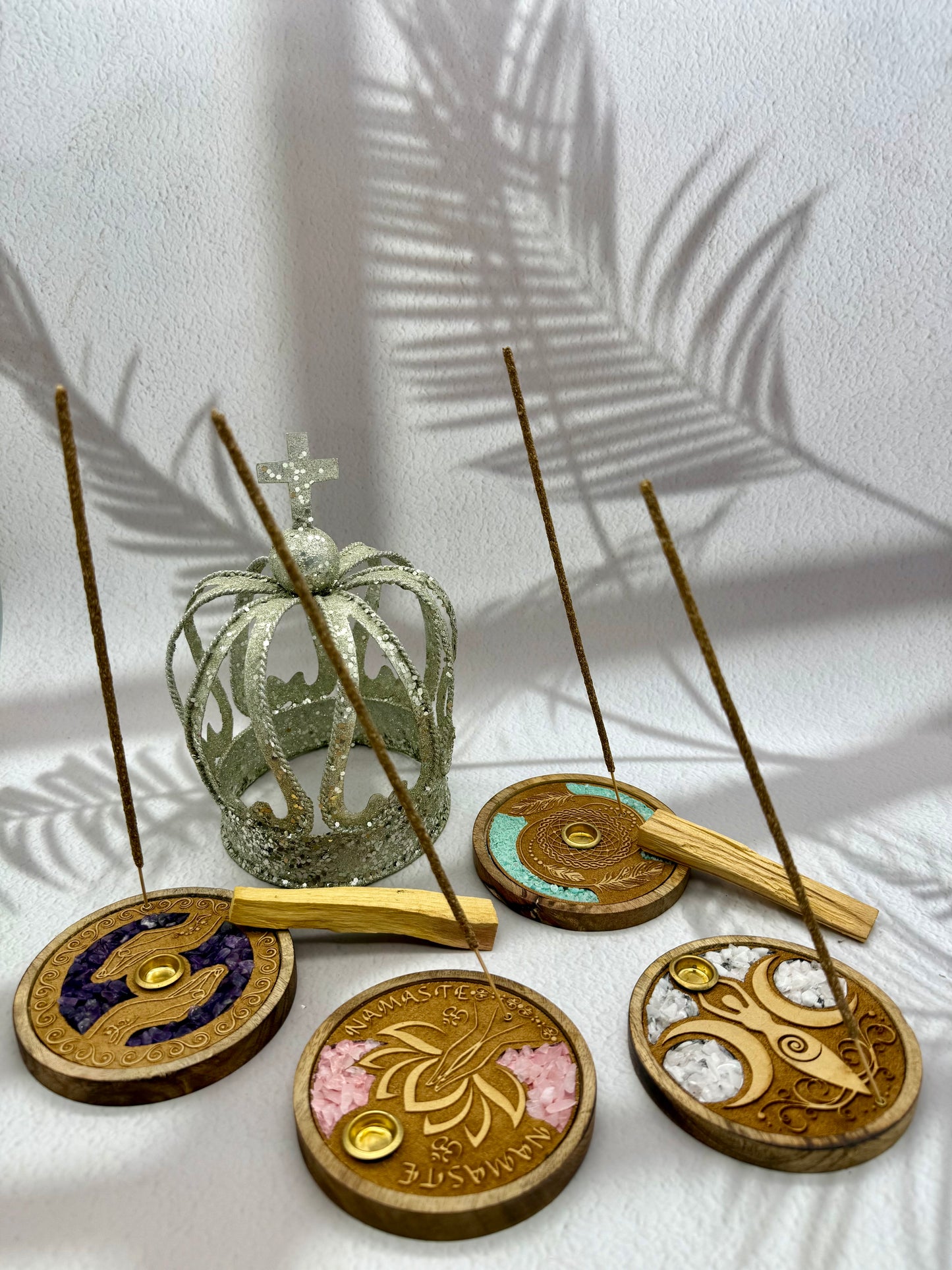 Räucherstäbchen und Kegel Halter