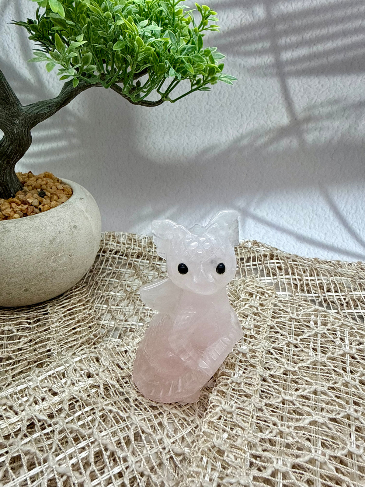 Rosenquarz Drache