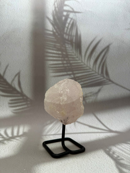 Rosenquarz auf Ständer