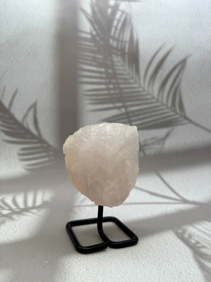 Rosenquarz auf Ständer