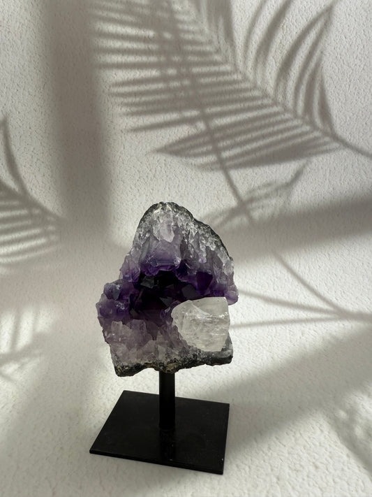 Amethyst mit Calcit